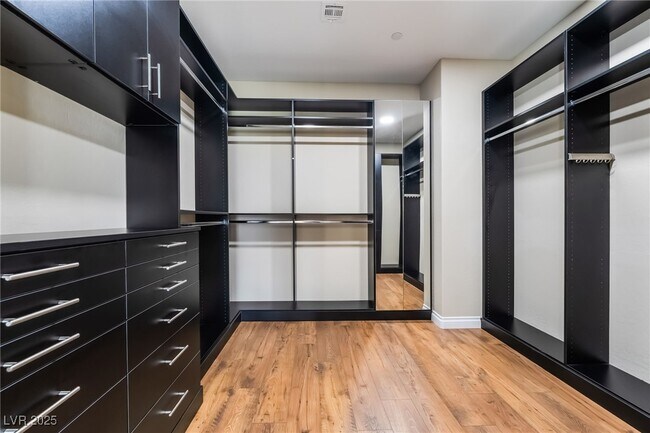 Building Photo - 1088 Via Alloro