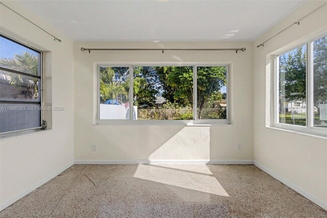 Building Photo - 616 NW 3rd Ct