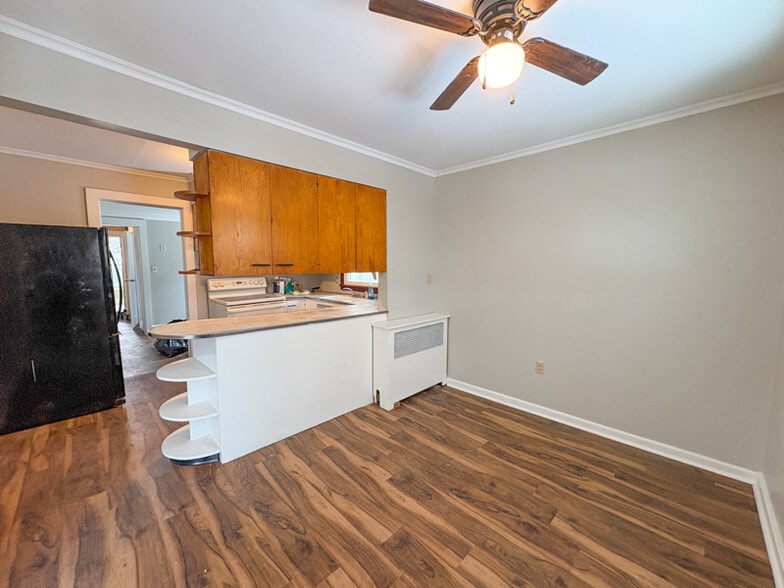 Building Photo - 1755 Adams Ave