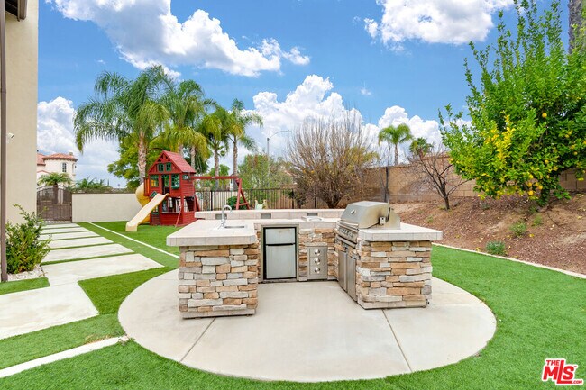 Building Photo - 17426 Half Moon Ct