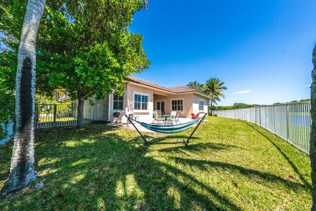 Building Photo - 1250 Placid Ct