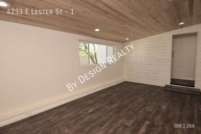 Building Photo - Modern and Spacious 3 Bed 2 Bath with Desi...