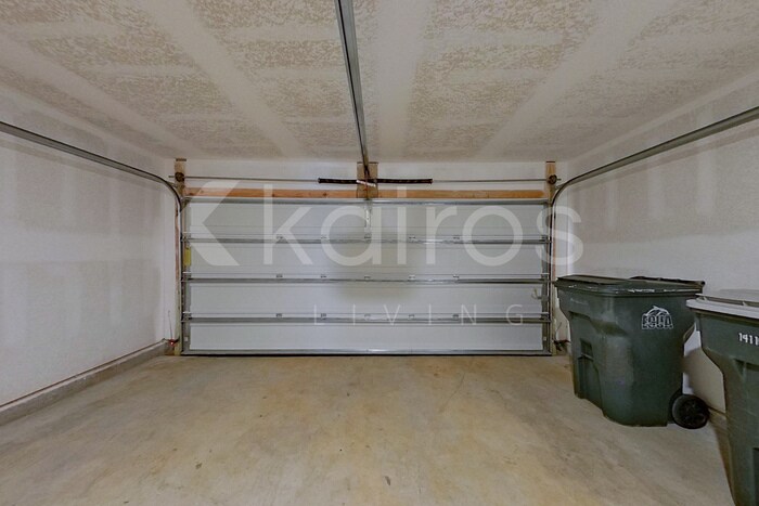 Building Photo - 209 Monarch Ln