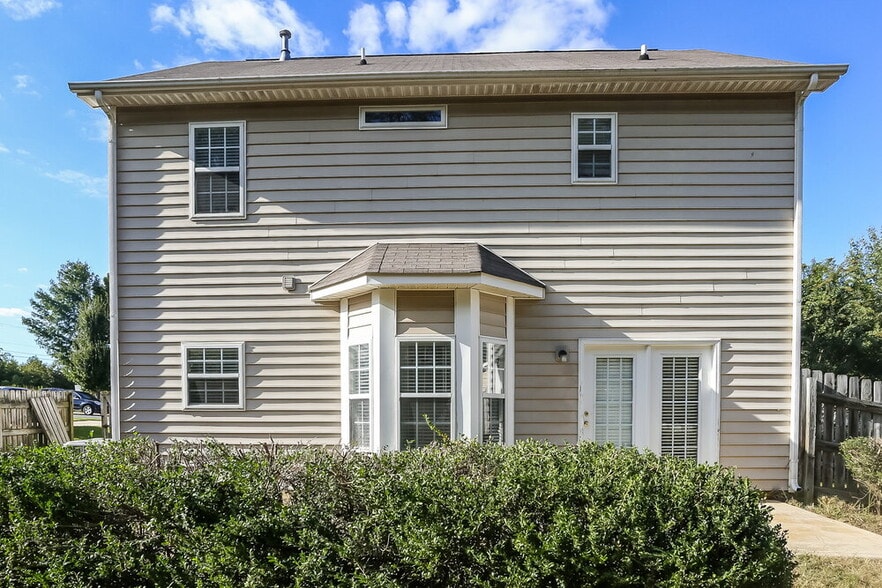 Building Photo - 13012 Woodland Farm Dr