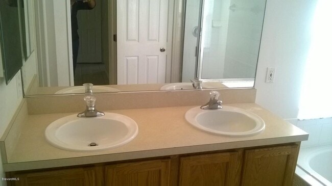 Building Photo - 995 Black Coral Ave NW