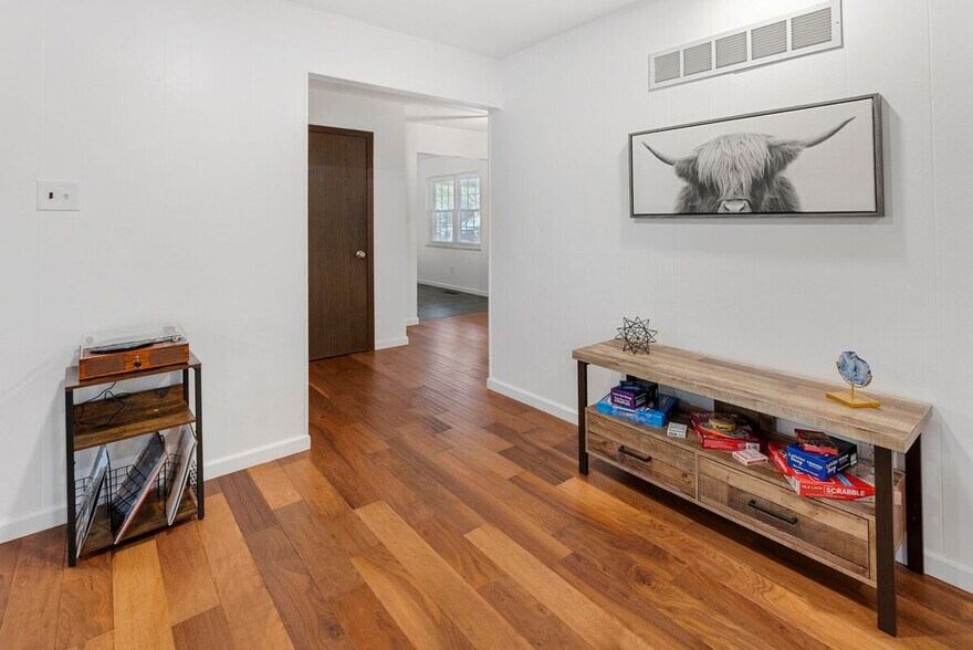 Building Photo - 1010 Providence Rd