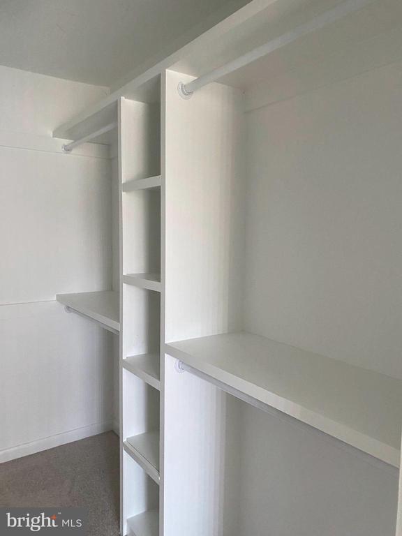 Building Photo - 15702 Dorset Rd