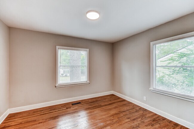 Building Photo - 4808 Court I