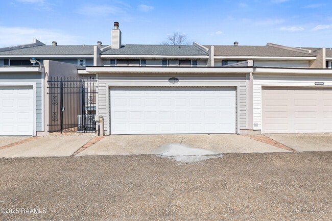 Building Photo - 202 Dublin Cir