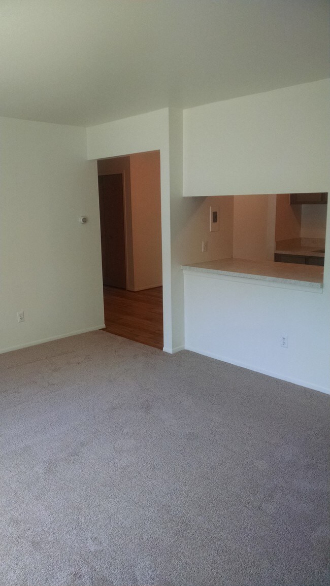 Pinecrest Apartments 380 W Drahner Rd Oxford MI 48371 Apartment Finder