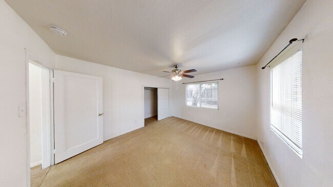 Building Photo - 6BD/4BA, Near Ralph's!! (Lease out, pendin...