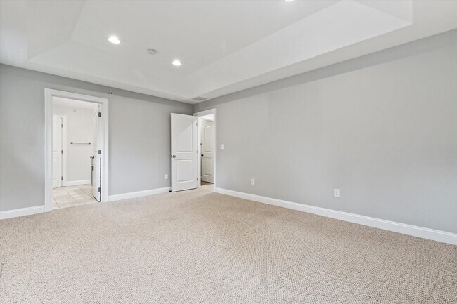 Building Photo - 30 Daylily Ln