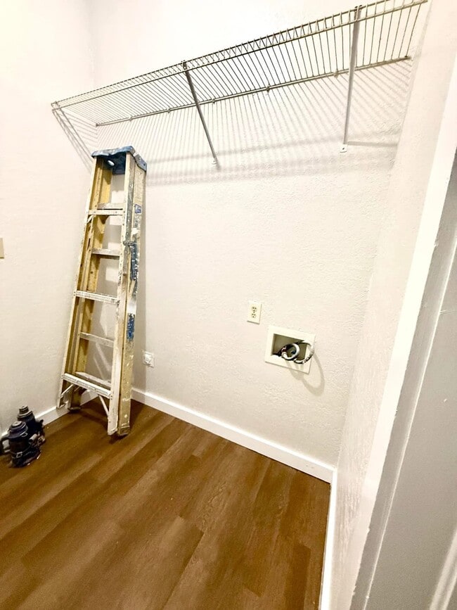 Building Photo - 1501 N Washington St