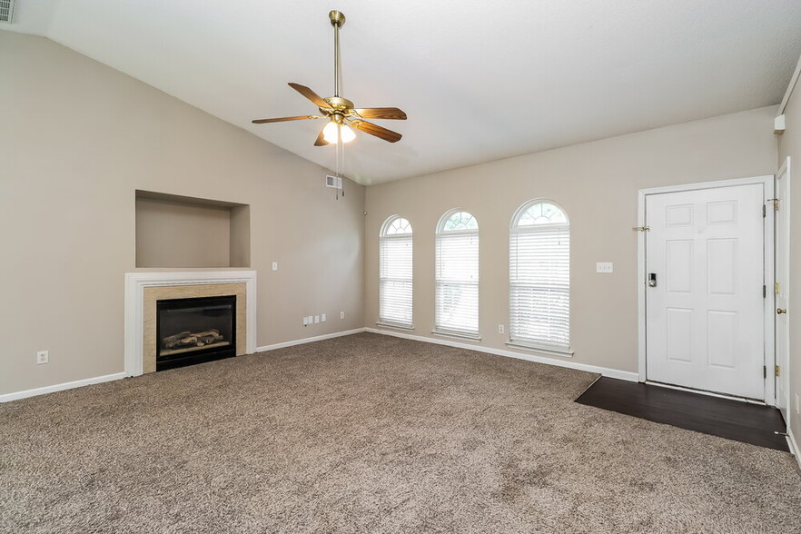 Building Photo - 6123 Goldenfield Dr