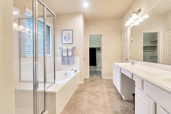 Building Photo - 10 W Lasting Spring Cir