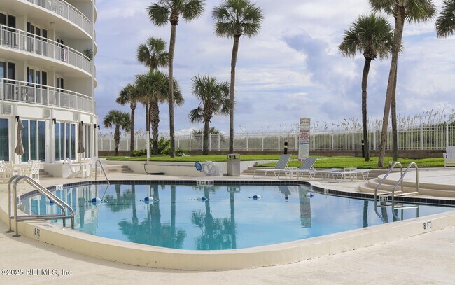 Building Photo - 1601 Ocean Dr S