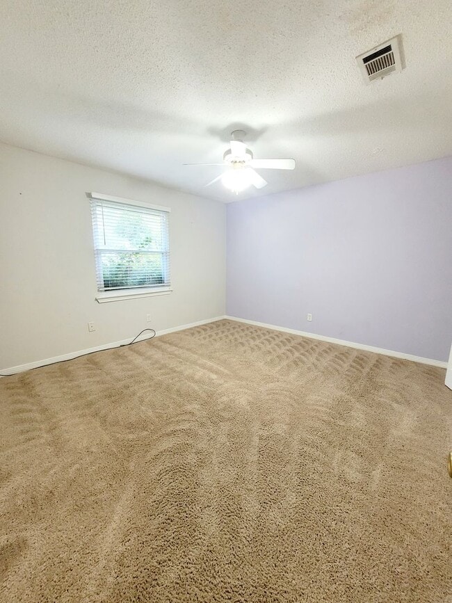 Building Photo - 4 bedroom home near NAS Pensacola West Gate