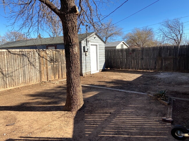Building Photo - Heart of Lubbock Efficiency!