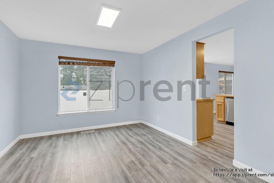 Building Photo - 20277 SW Jay St