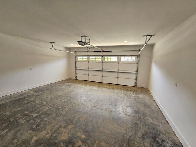 Building Photo - Brand-New 3-Bedroom Home with Bonus Room, 2-Car Garage, and Maintenance-Free Living