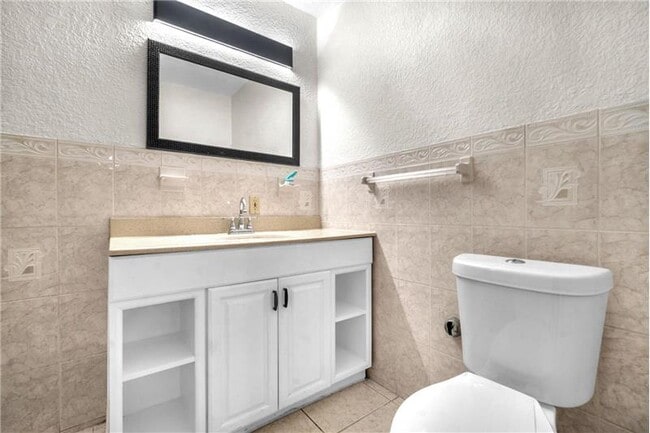 Building Photo - 4521 SW 34th Dr