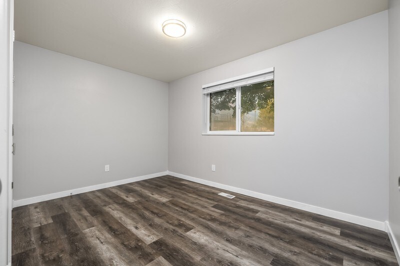 Building Photo - 768 N 1060 W