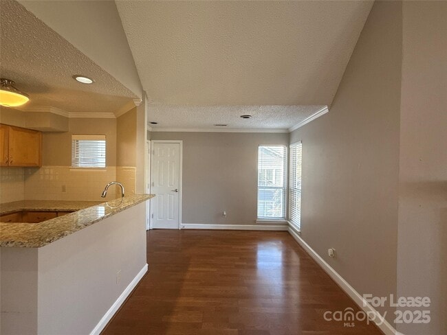 Building Photo - 2518 Cranbrook Ln