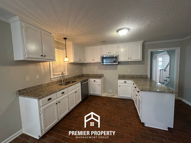 Building Photo - Newly Renovated 3BR/2BA Executive Home in Cordova | Granite Counters & 2,100 Sq Ft