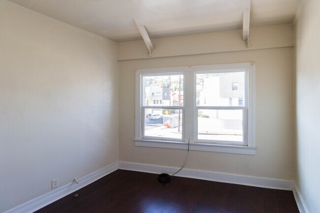 Building Photo - 1842 Glendale Blvd