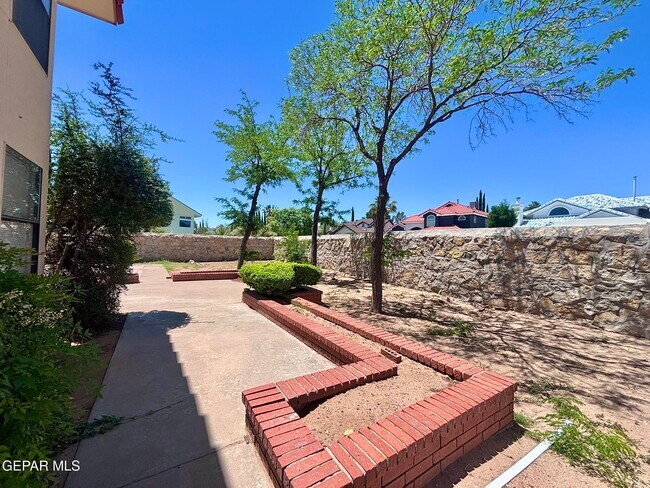 Building Photo - 11670 Rufus Brijalba Dr