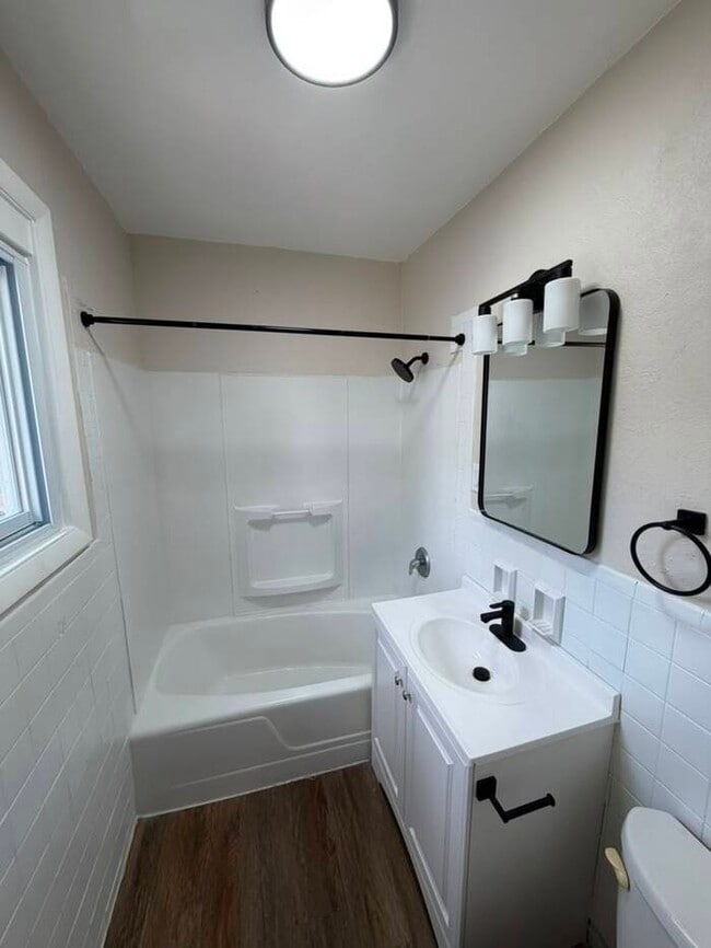 Building Photo - Comfortable Family Home with Modern Updates
