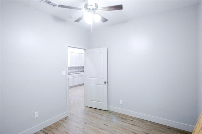 Building Photo - 1415 Marguerite St