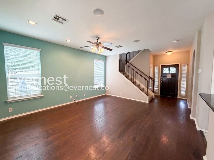 Building Photo - 1620 Willow Vista