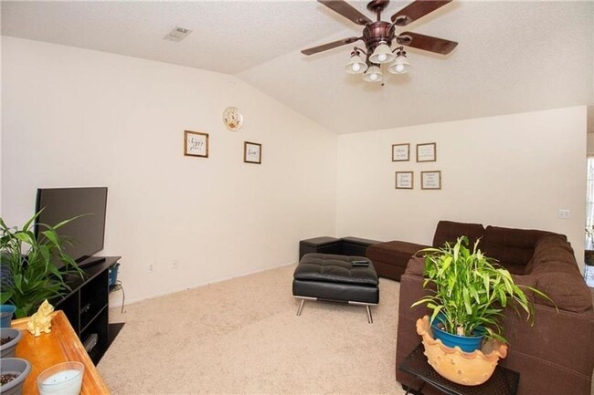 Building Photo - 3045 W Essex Dr