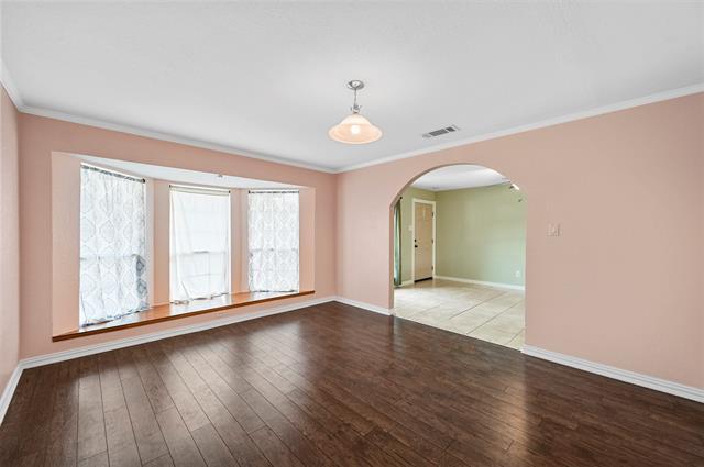 Building Photo - 301 W Grenoble Dr