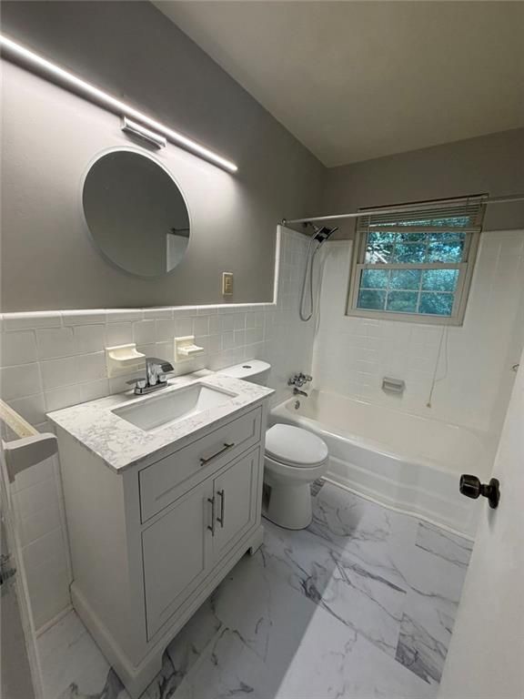 Building Photo - 2726 Hollywood Dr