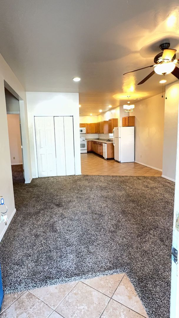 Building Photo - 528 S Pierce St