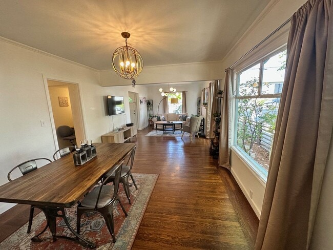 Building Photo - Sugai Aliakbar