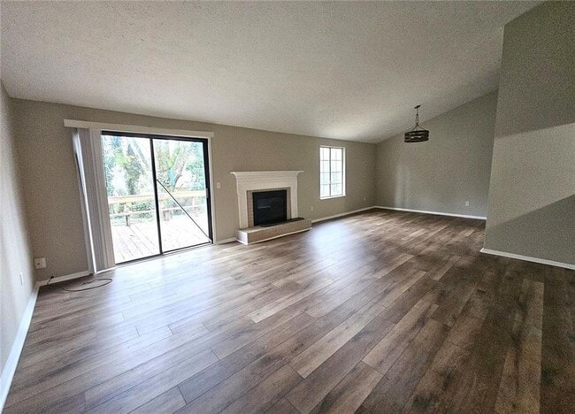 Building Photo - 400 Sheringham Ct