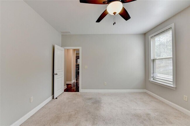 Building Photo - 2540 Maple Ridge Ln
