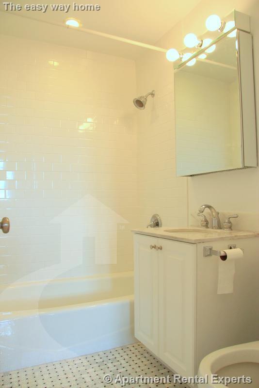 Building Photo - 60 Brattle St