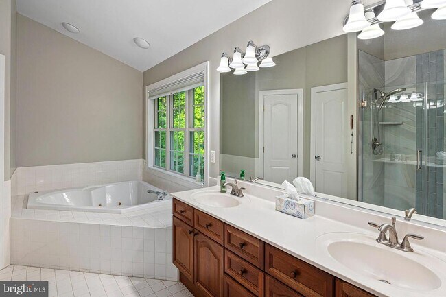 Building Photo - 3689 N Carolina Ave