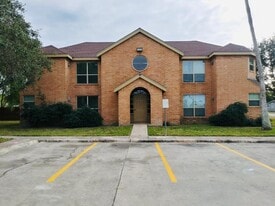 Building Photo - Real Apartments