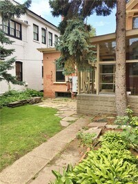 Building Photo - 451 Franklin St