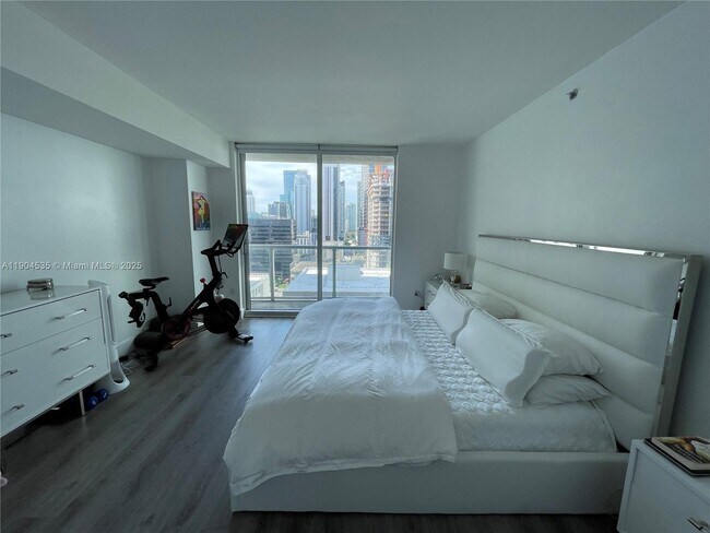 Building Photo - 55 SE 6th St