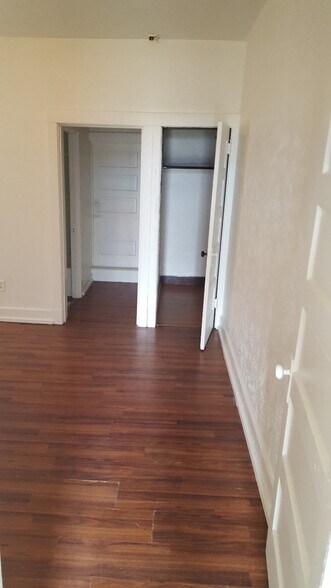 Building Photo - 2118 Bedford Ave