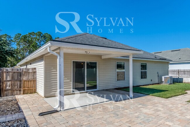 Building Photo - Don't miss out on this lovely 3BR 2BA home