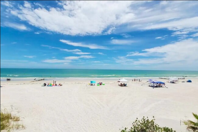 Building Photo - Stunning 1-Bedroom Condo in Seminole – Just 5 Minutes from the Beach!