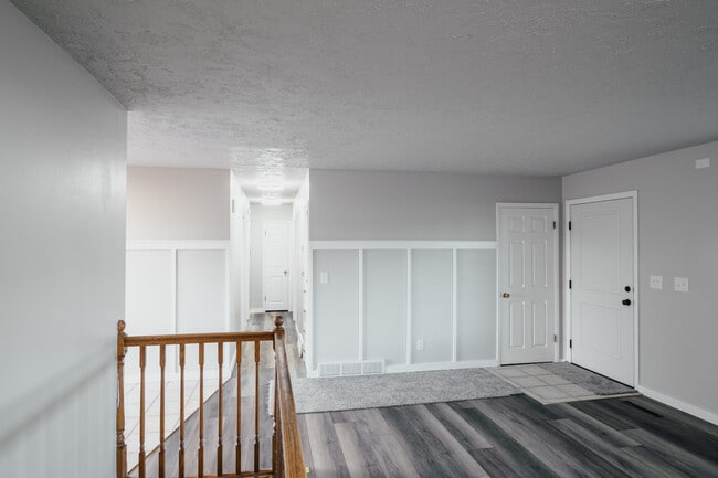 Building Photo - 284 N 45th E