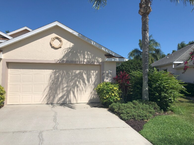 Building Photo - 2452 Addington Cir